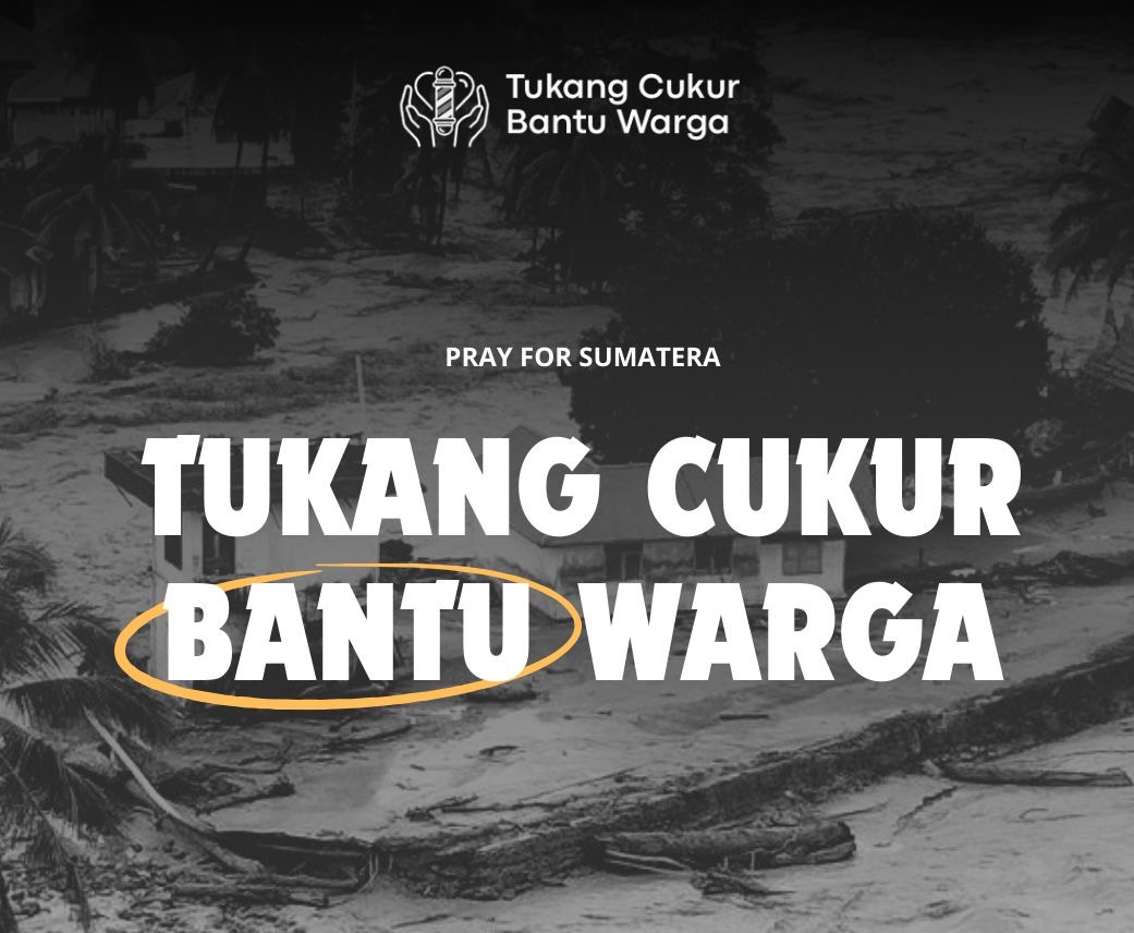 Tukang Cukur Bantu Warga